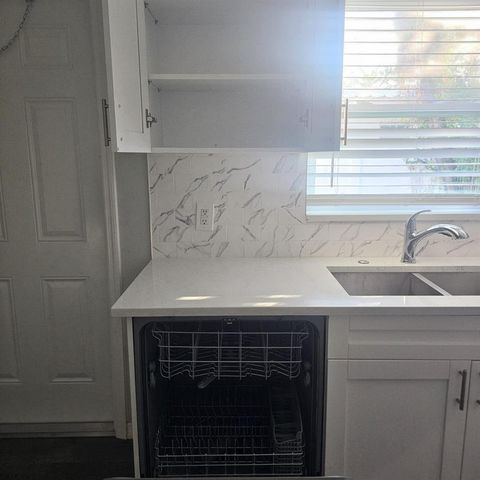 5215 E 17TH AVENUE, Tampa, FL 33619