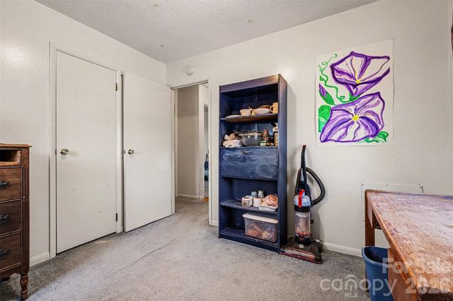 2320 Vinton Drive, Dallas, NC 28034