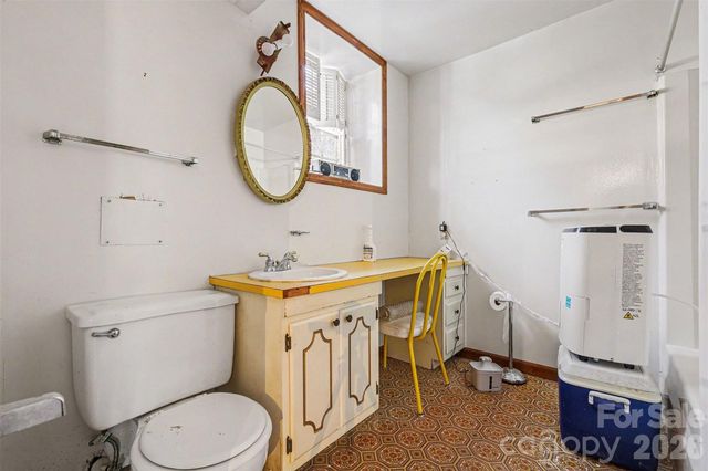 2320 Vinton Drive, Dallas, NC 28034