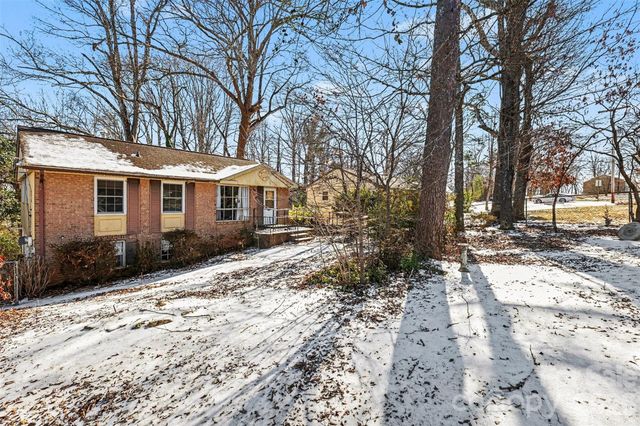 2320 Vinton Drive, Dallas, NC 28034