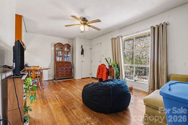 2320 Vinton Drive, Dallas, NC 28034