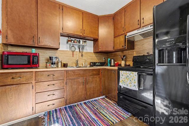 2320 Vinton Drive, Dallas, NC 28034