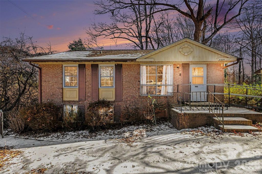 2320 Vinton Drive, Dallas, NC 28034