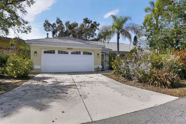 4667 HAMLETS GROVE DRIVE, Sarasota, FL 34235