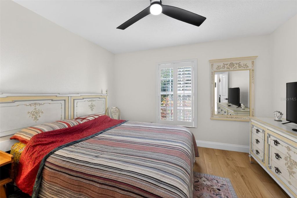 Image 15 of property listing at 4667 HAMLETS GROVE DRIVE, Sarasota, FL 34235