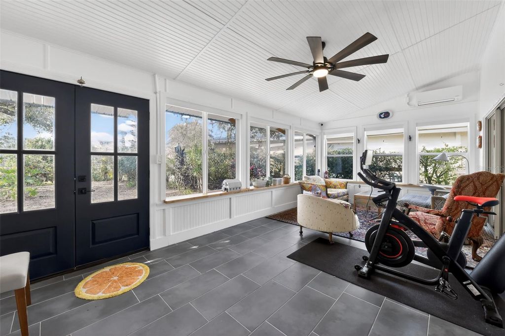 Image 27 of property listing at 4667 HAMLETS GROVE DRIVE, Sarasota, FL 34235