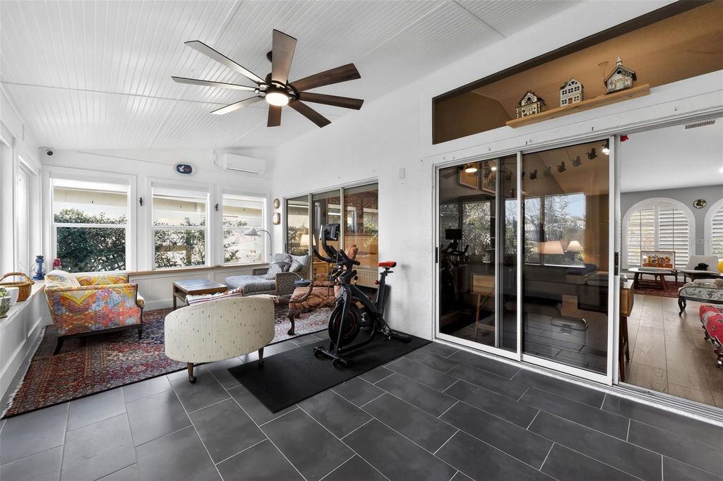 Image 28 of property listing at 4667 HAMLETS GROVE DRIVE, Sarasota, FL 34235