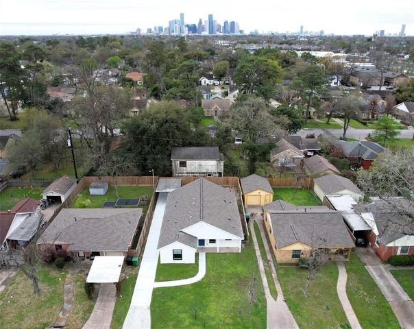 304 Graceland Street, Houston, TX 77009