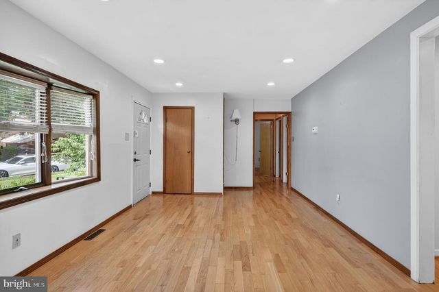 43 ABINGTON AVE, Marlton, NJ 08053