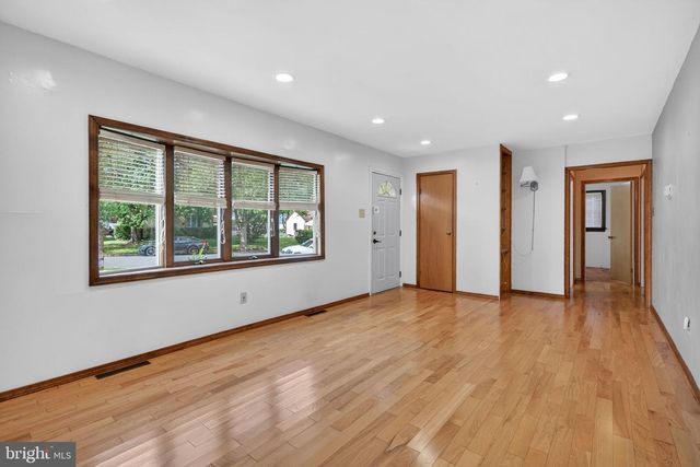 43 ABINGTON AVE, Marlton, NJ 08053