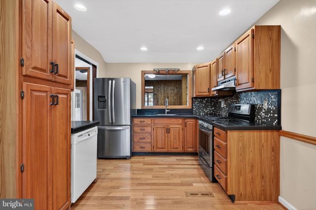 43 ABINGTON AVE, Marlton, NJ 08053