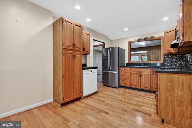 43 ABINGTON AVE, Marlton, NJ 08053