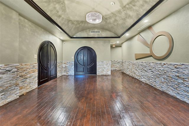 216 Middlebuster RD, Gonzales, TX 78629
