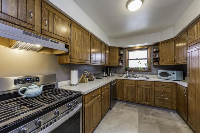 8214 203rd AVENUE, Bristol, WI 53104