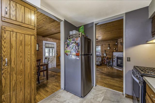 8214 203rd AVENUE, Bristol, WI 53104