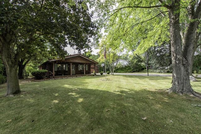 8214 203rd AVENUE, Bristol, WI 53104