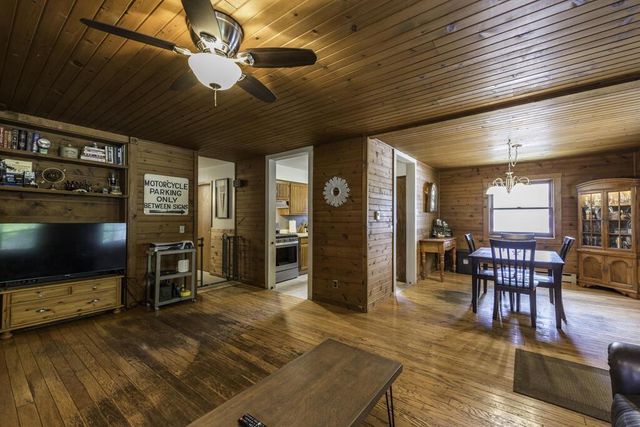 8214 203rd AVENUE, Bristol, WI 53104