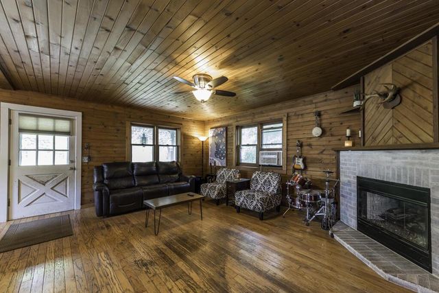8214 203rd AVENUE, Bristol, WI 53104