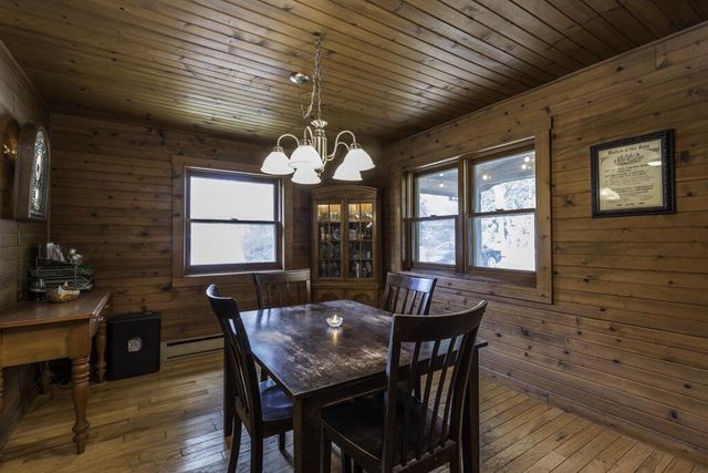 8214 203rd AVENUE, Bristol, WI 53104