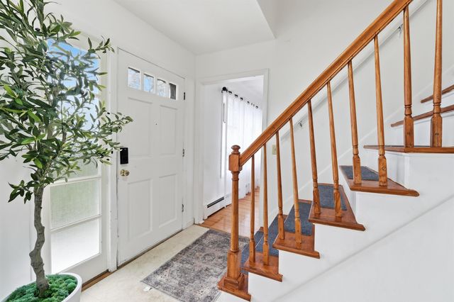890 Essex Road, Williston, VT 05495