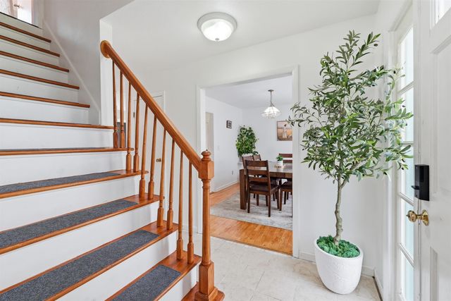 890 Essex Road, Williston, VT 05495