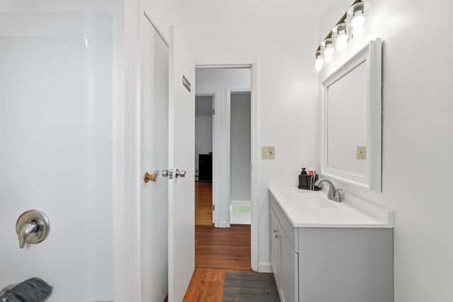 890 Essex Road, Williston, VT 05495