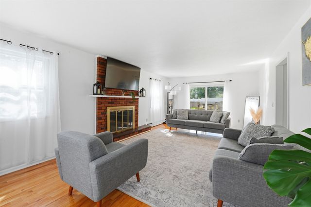 890 Essex Road, Williston, VT 05495