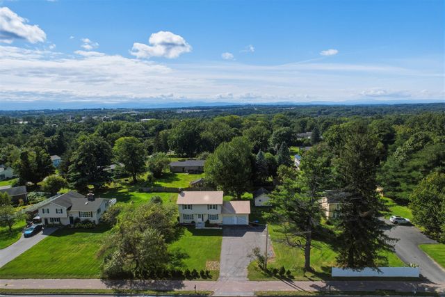 890 Essex Road, Williston, VT 05495