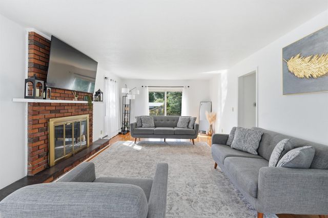 890 Essex Road, Williston, VT 05495