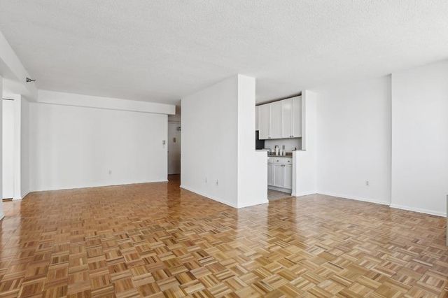 474 48th Ave Apt 35F, New York City, NY 11109