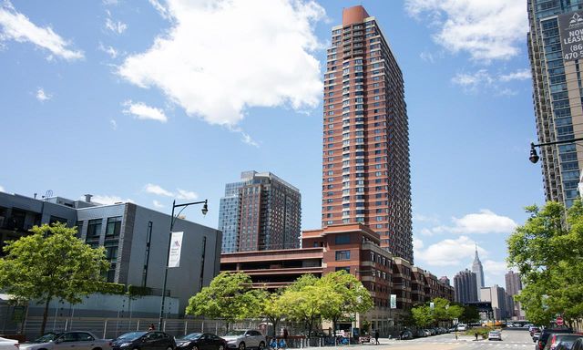 474 48th Ave Apt 35F, New York City, NY 11109
