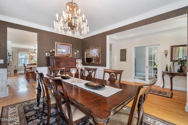 37 Farmview Lane, Halfmoon, NY 12188