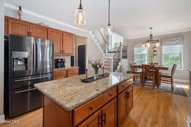 37 Farmview Lane, Halfmoon, NY 12188