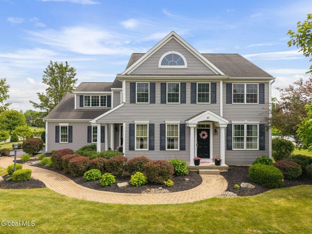 37 Farmview Lane, Halfmoon, NY 12188