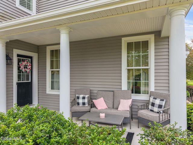 37 Farmview Lane, Halfmoon, NY 12188