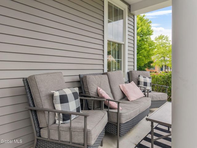 37 Farmview Lane, Halfmoon, NY 12188