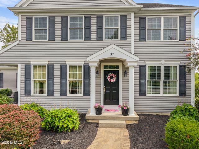 37 Farmview Lane, Halfmoon, NY 12188
