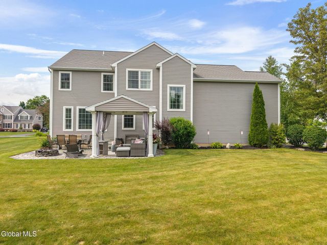 37 Farmview Lane, Halfmoon, NY 12188