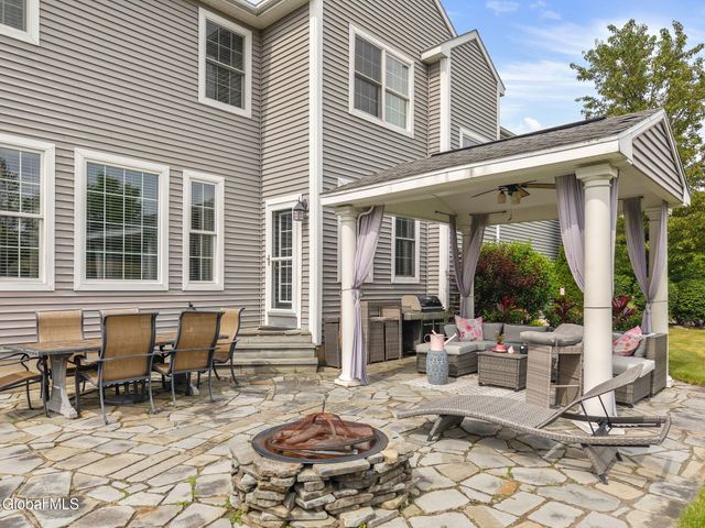 37 Farmview Lane, Halfmoon, NY 12188