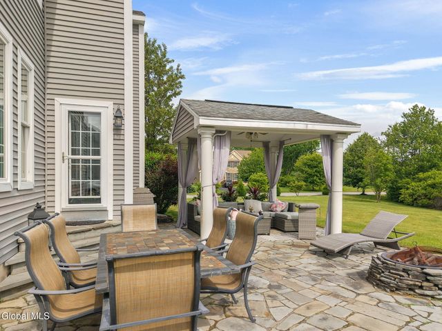 37 Farmview Lane, Halfmoon, NY 12188