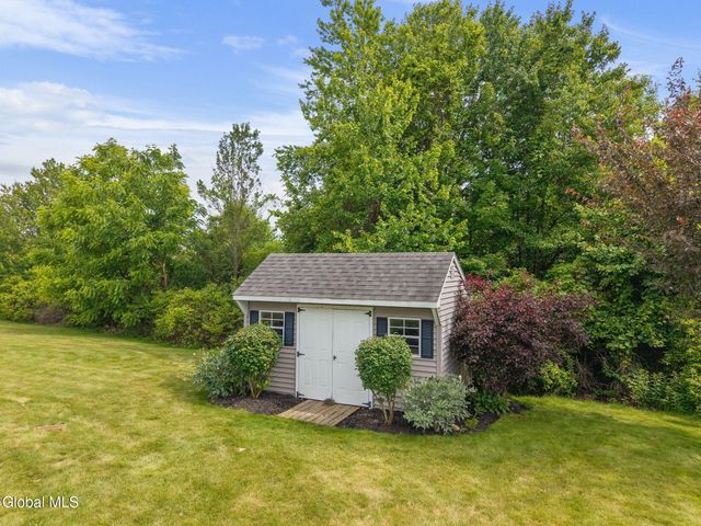 37 Farmview Lane, Halfmoon, NY 12188