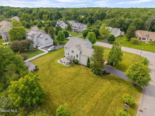 37 Farmview Lane, Halfmoon, NY 12188