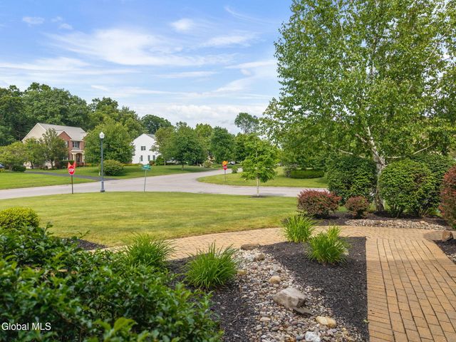 37 Farmview Lane, Halfmoon, NY 12188