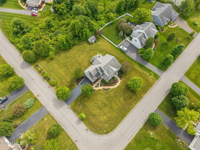 37 Farmview Lane, Halfmoon, NY 12188