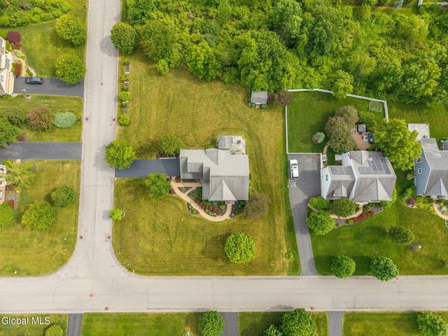 37 Farmview Lane, Halfmoon, NY 12188