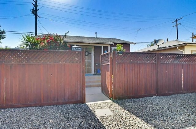 4564 32nd, San Diego, CA 92116