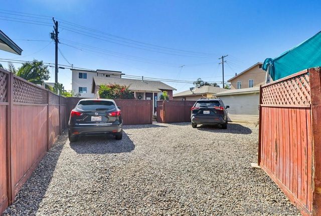 4564 32nd, San Diego, CA 92116