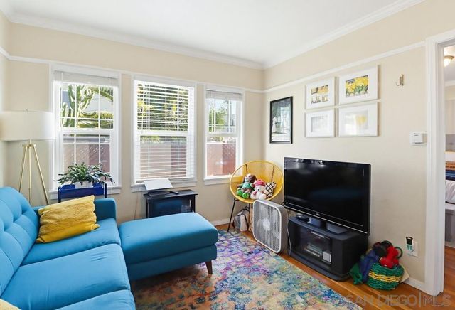 4564 32nd, San Diego, CA 92116