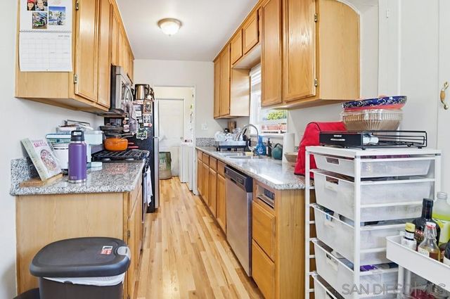4564 32nd, San Diego, CA 92116