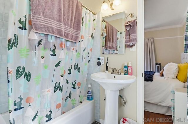 4564 32nd, San Diego, CA 92116